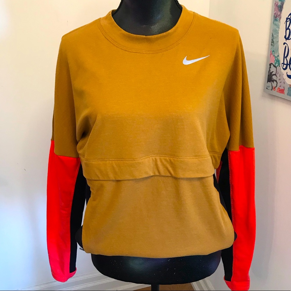 NIKE Running Sweatershirt with Pockets!